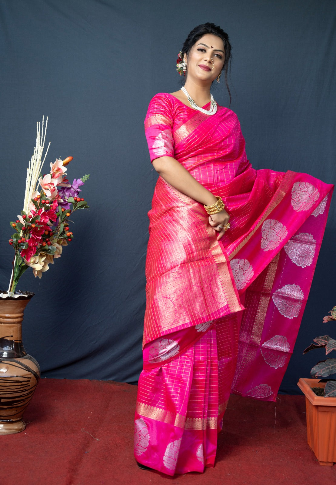 Chex Linen Saree with Gold & Silver Zari Work