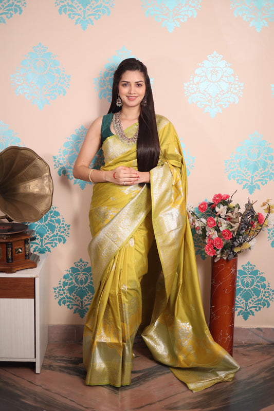 Banarasi Silk Saree with Pure Zari Work | Limited Time Sale 🔥