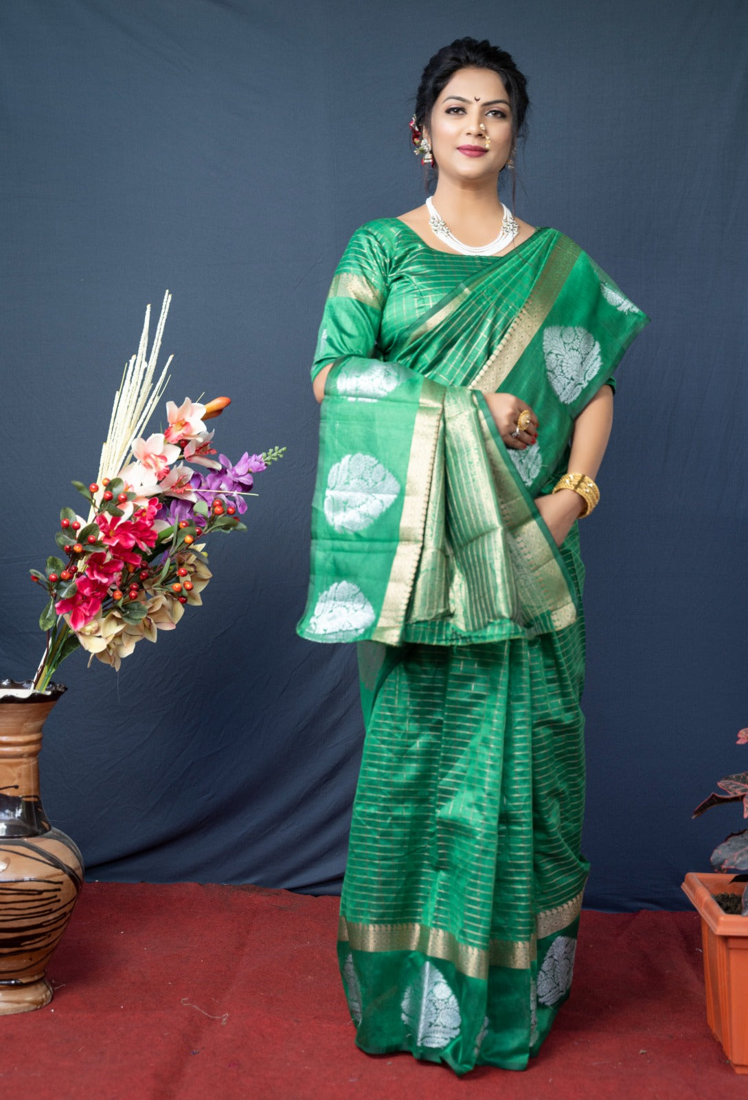 Chex Linen Saree with Gold & Silver Zari Work