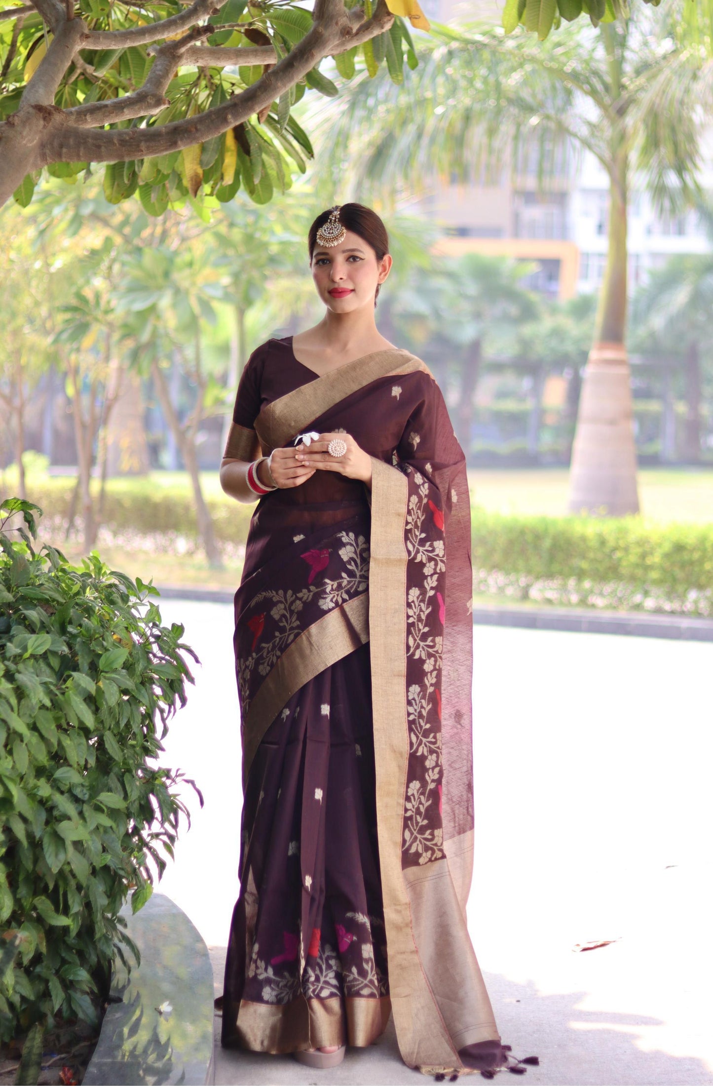 Elegance Redefined | Pure Linen Silk Saree with Jamdani-Inspired Weaving