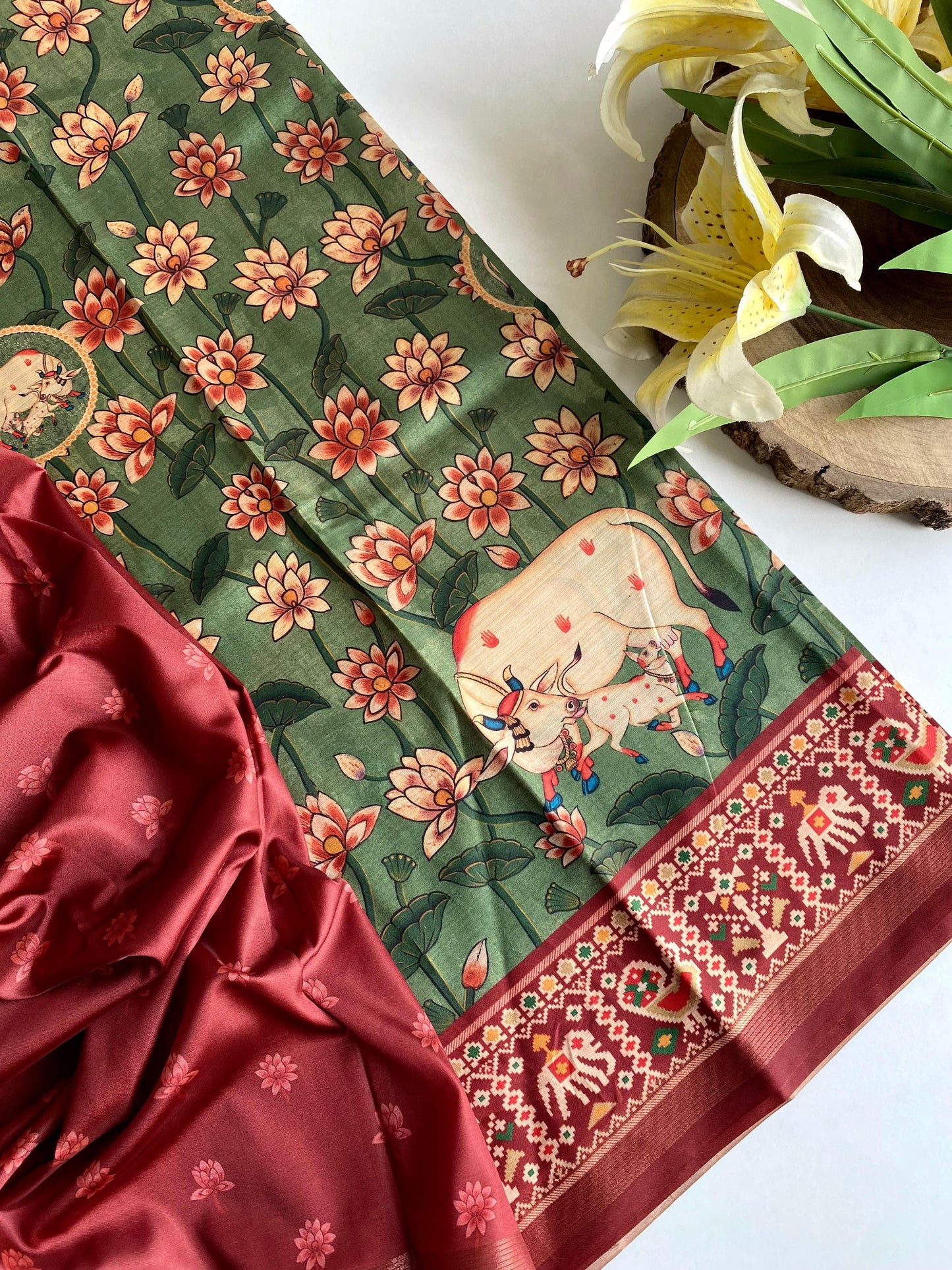 Dola Viscose Saree with Digital Print & Zari Patta Border