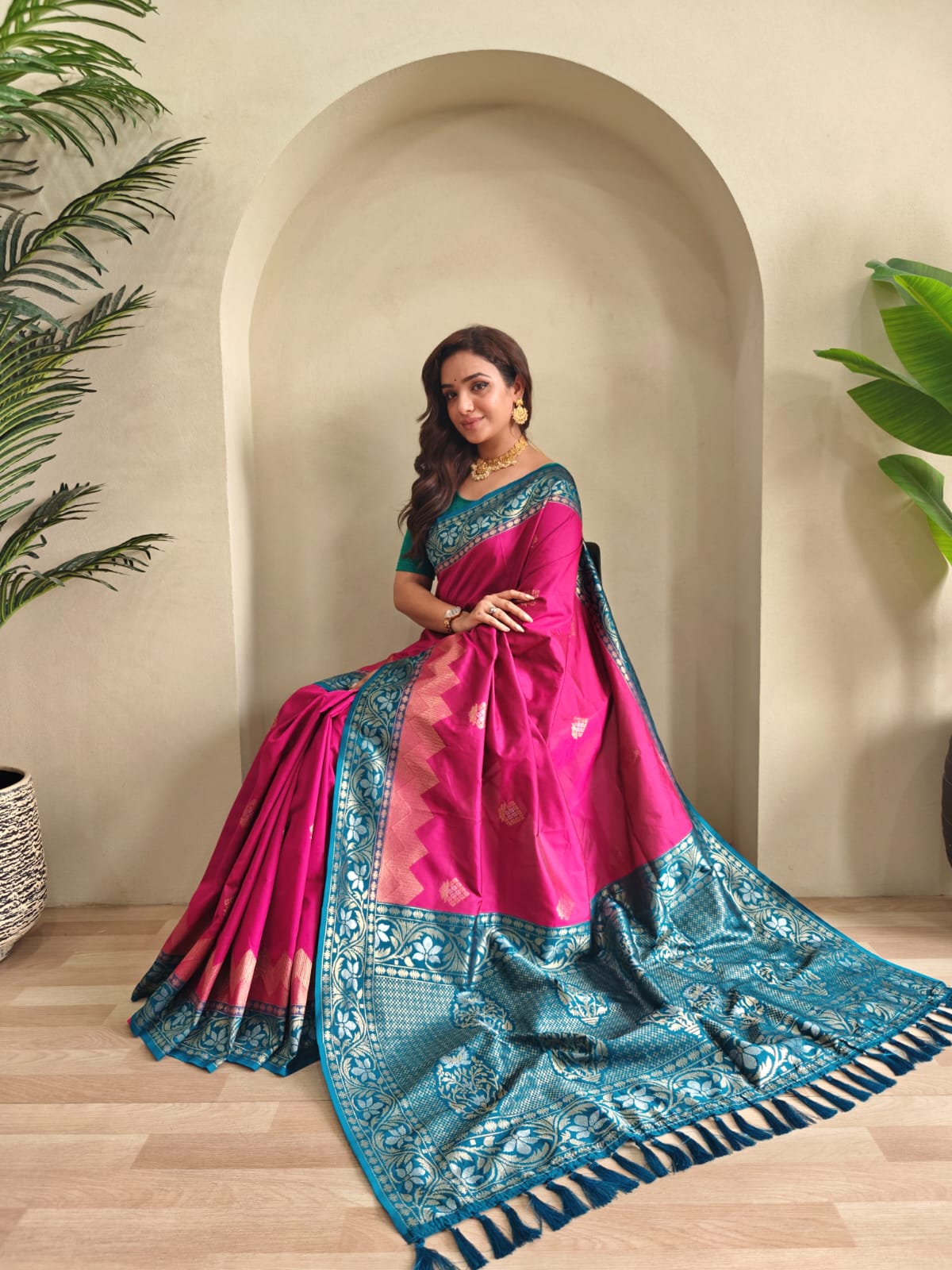 Vidhi | Dual-Tone Silk Saree with Zari Weaves & Designer Border