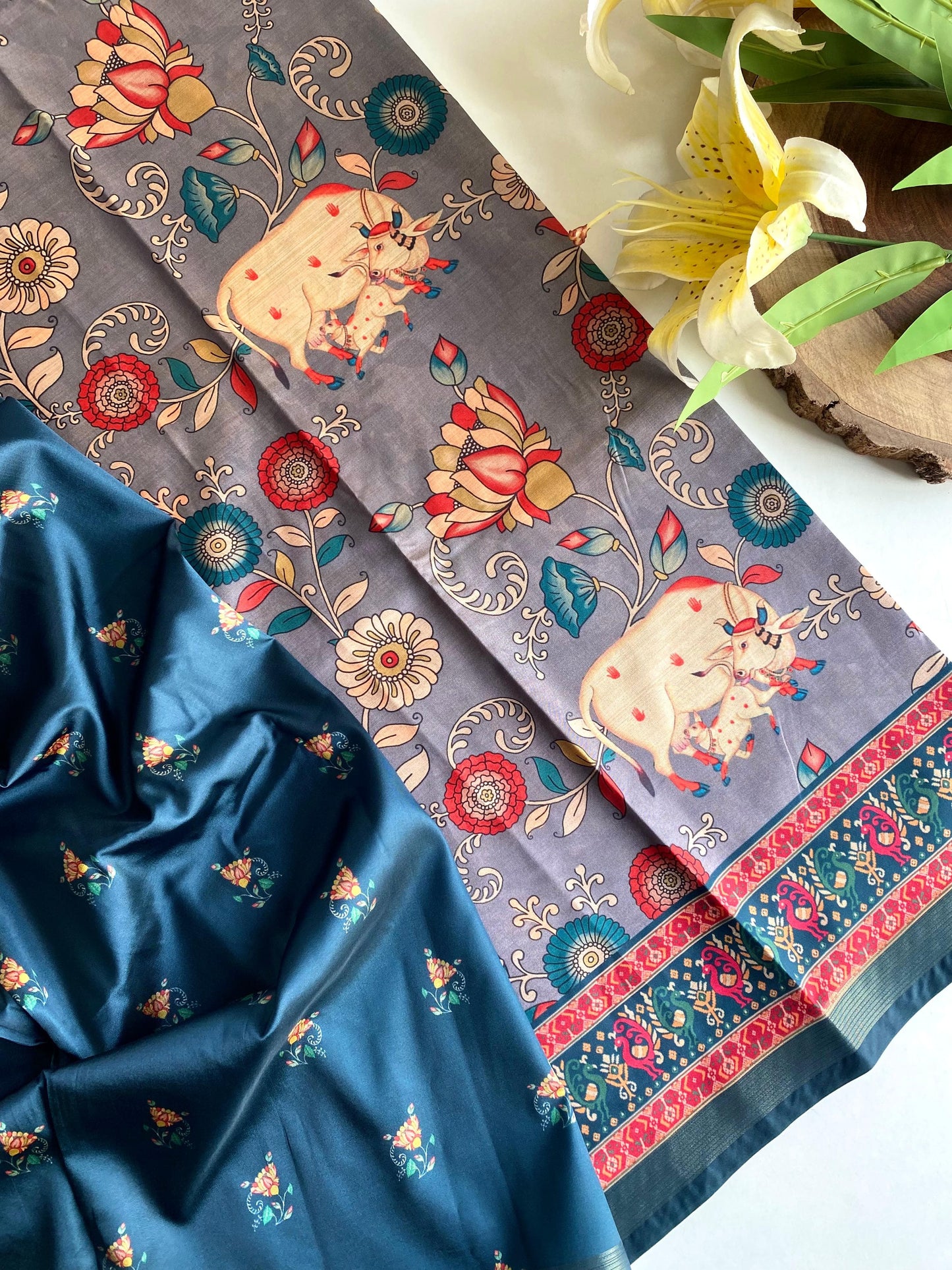 Dola Viscose Saree with Digital Print & Zari Patta Border