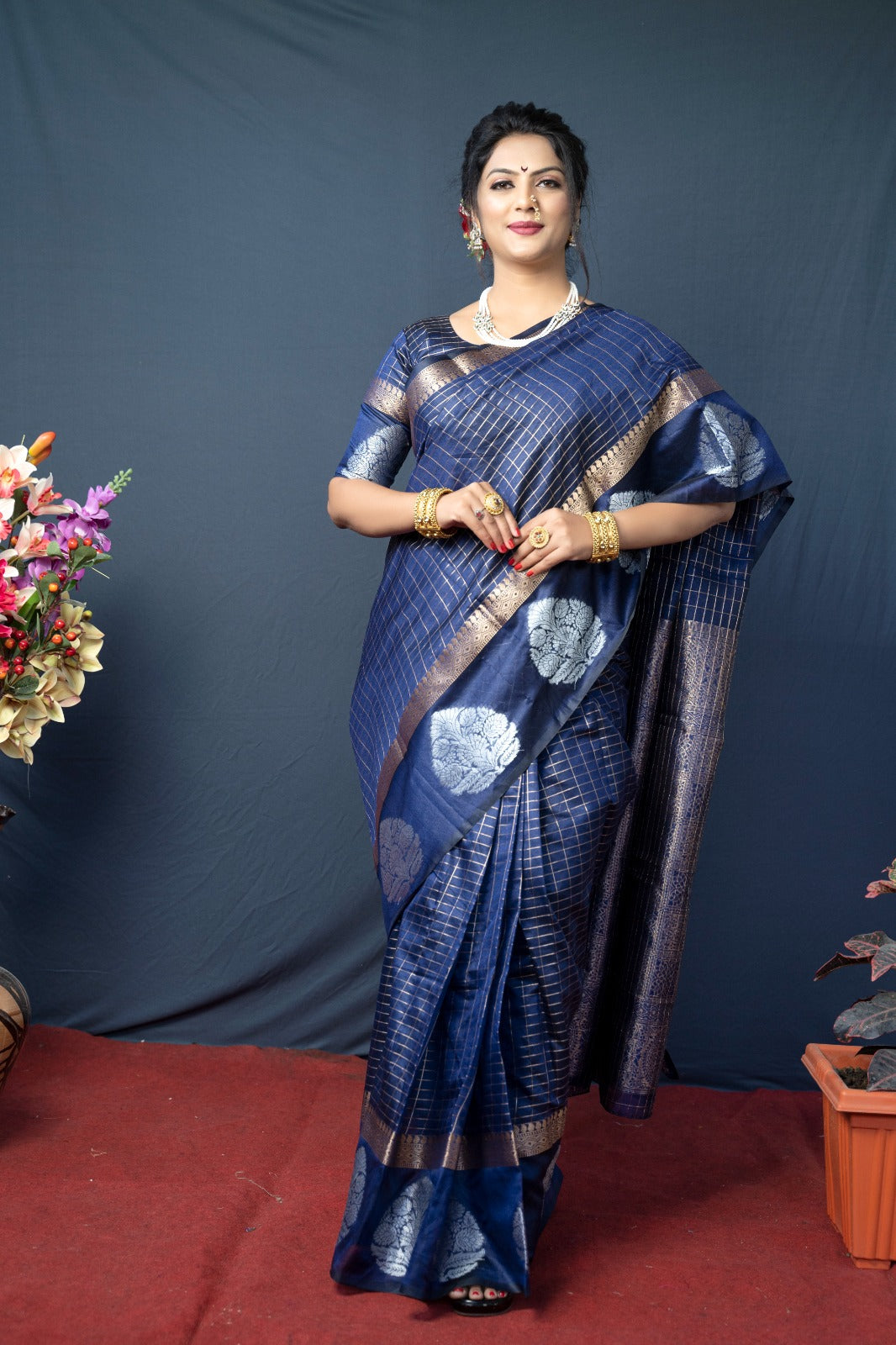 Chex Linen Saree with Gold & Silver Zari Work