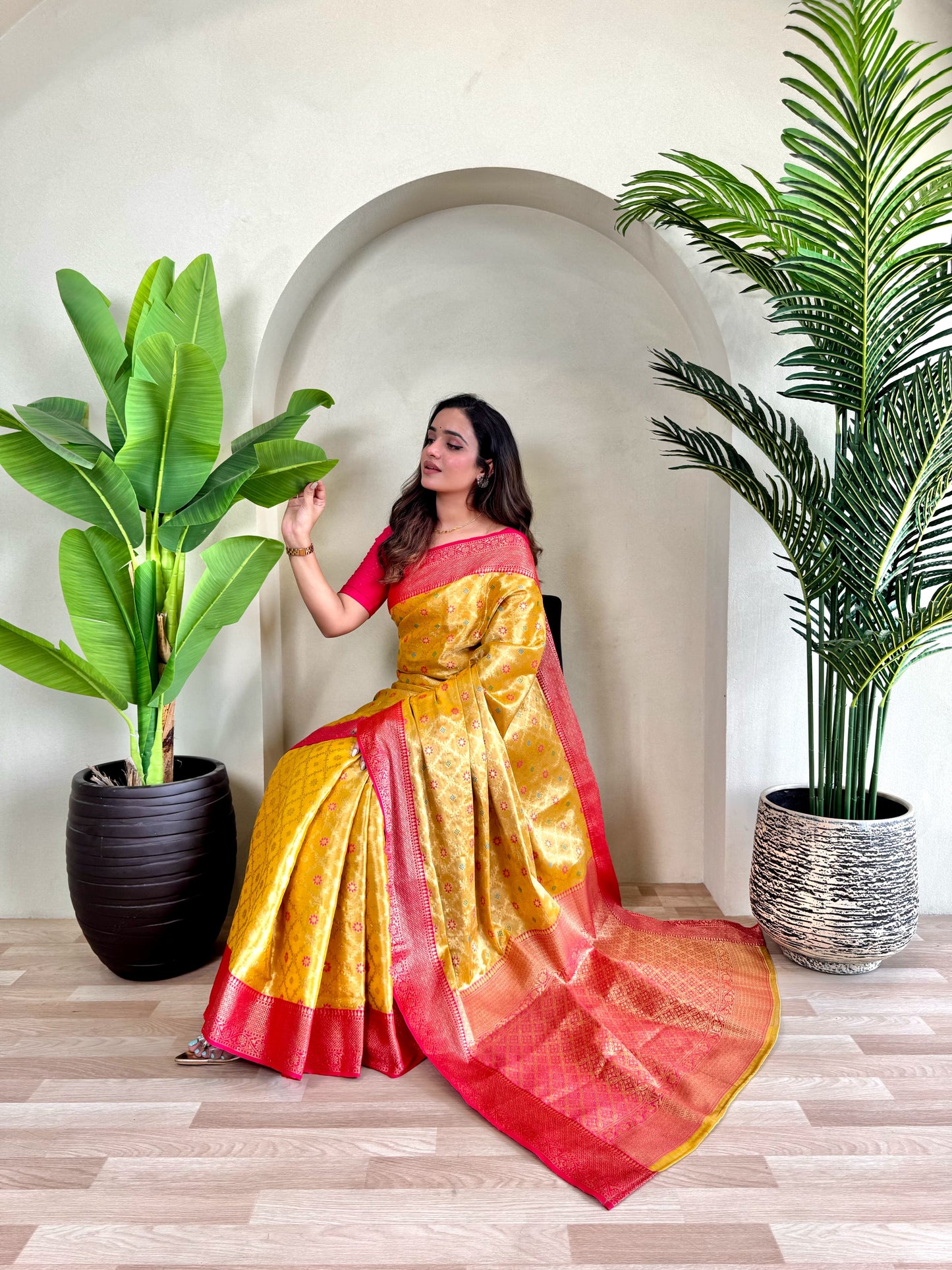 Shreya - Exquisite Pure Tissue Silk Saree with Intricate Zari Weaving